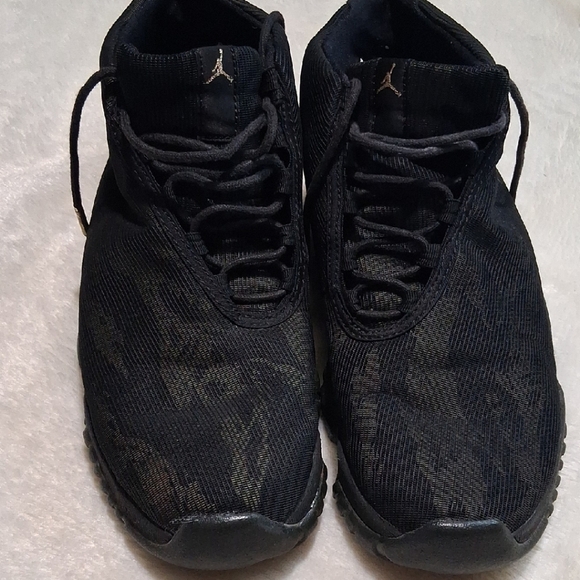 Jordan Black Textured Men's Athletic Shoes - Picture 1 of 8